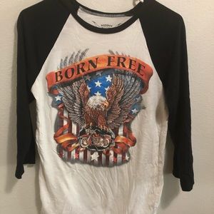 Quarter arm length black and white shirt